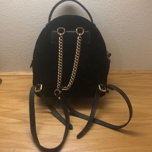 gucci marmont velvet backpack